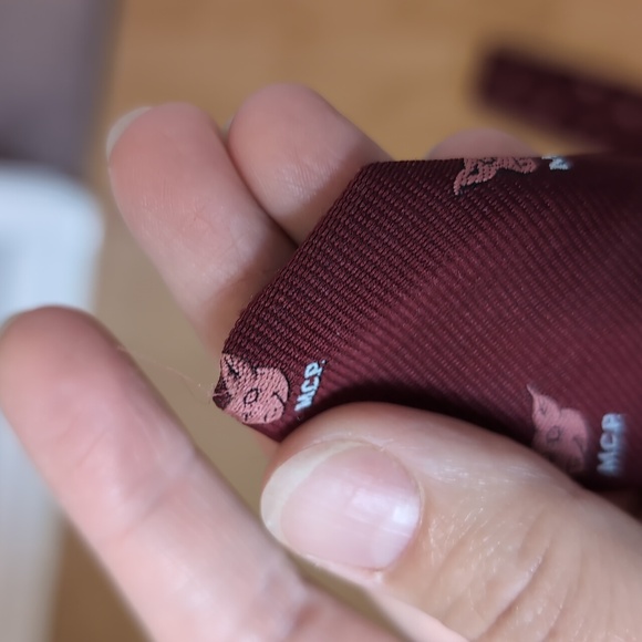 Vintage MCP (Male Chauvinist Pig M.C.P.) Neck Tie, Burgundy Red - Picture 8 of 10
